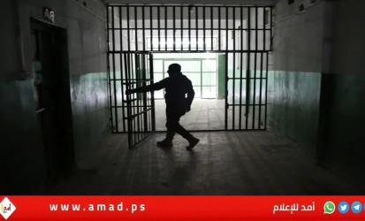 لائحة اتهام ضد 12 سجانًا إسرائيليًا بتهمة التسبب باستشهاد أسير فلسطيني 